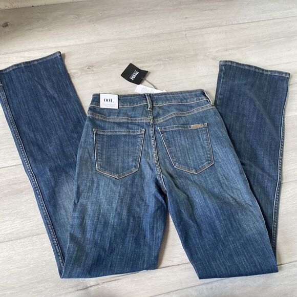 White House Bk MktCurvy High-Rise Everyday Soft Denim™ Beaded Skinny Flare Jeans - Picture 8 of 8